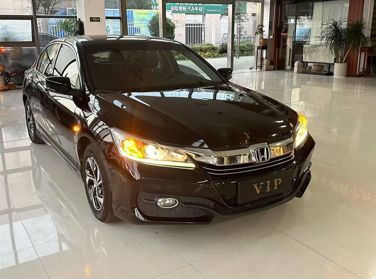 18年本田雅阁仅6.18万!2.0自吸+底盘扎实,首付1万多提B级保值王!