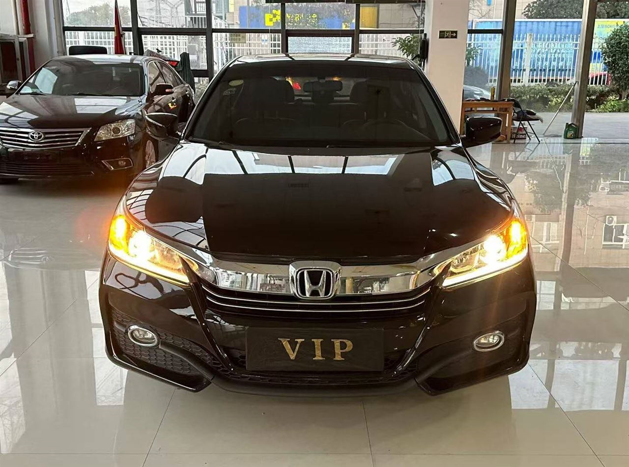 18年本田雅阁仅6.18万!2.0自吸+底盘扎实,首付1万多提B级保值王!