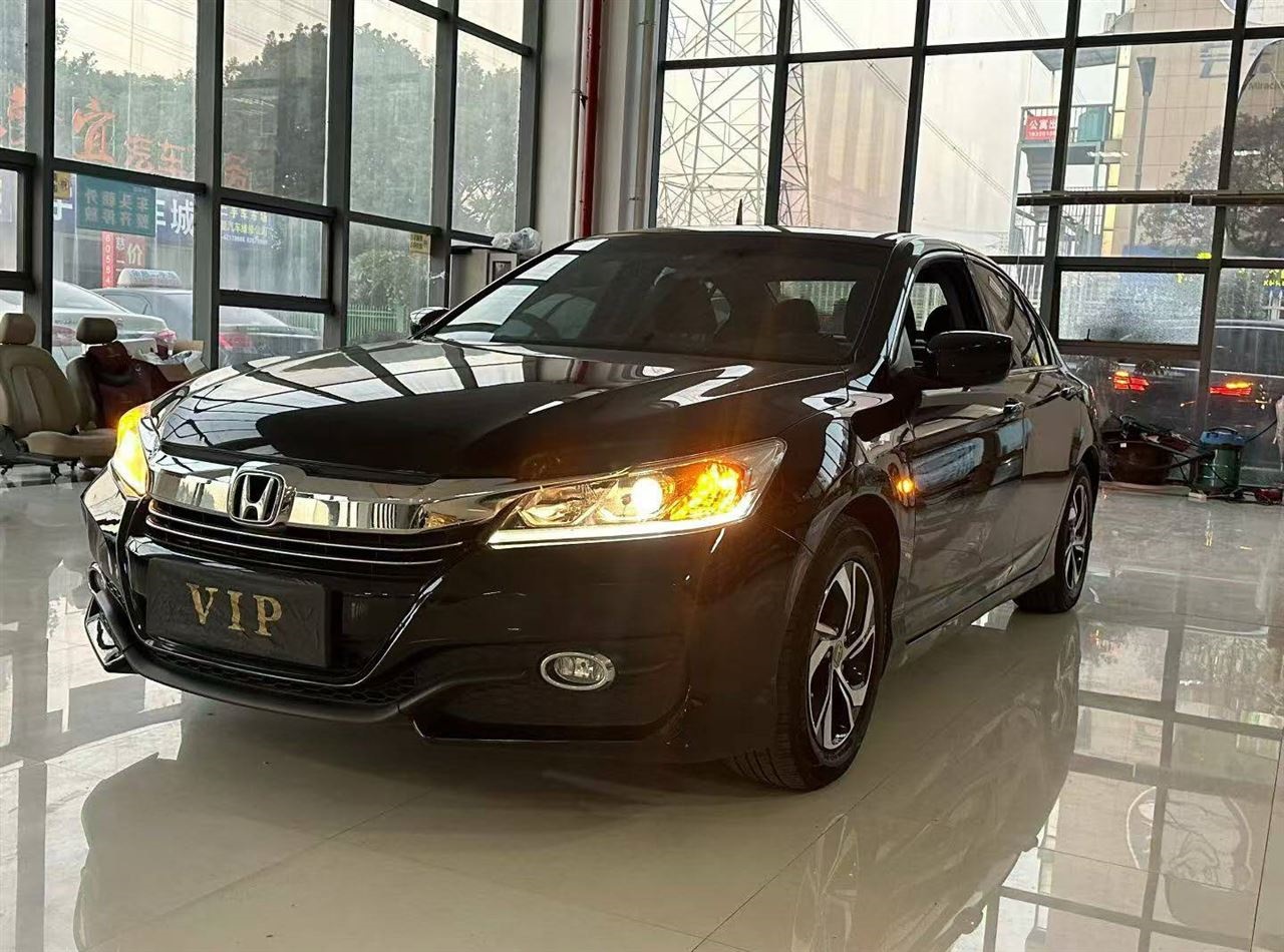 18年本田雅阁仅6.18万!2.0自吸+底盘扎实,首付1万多提B级保值王!