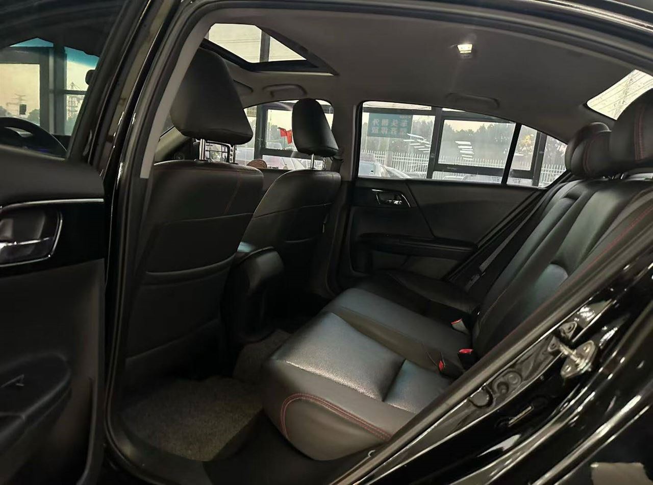 18年本田雅阁仅6.18万!2.0自吸+底盘扎实,首付1万多提B级保值王!