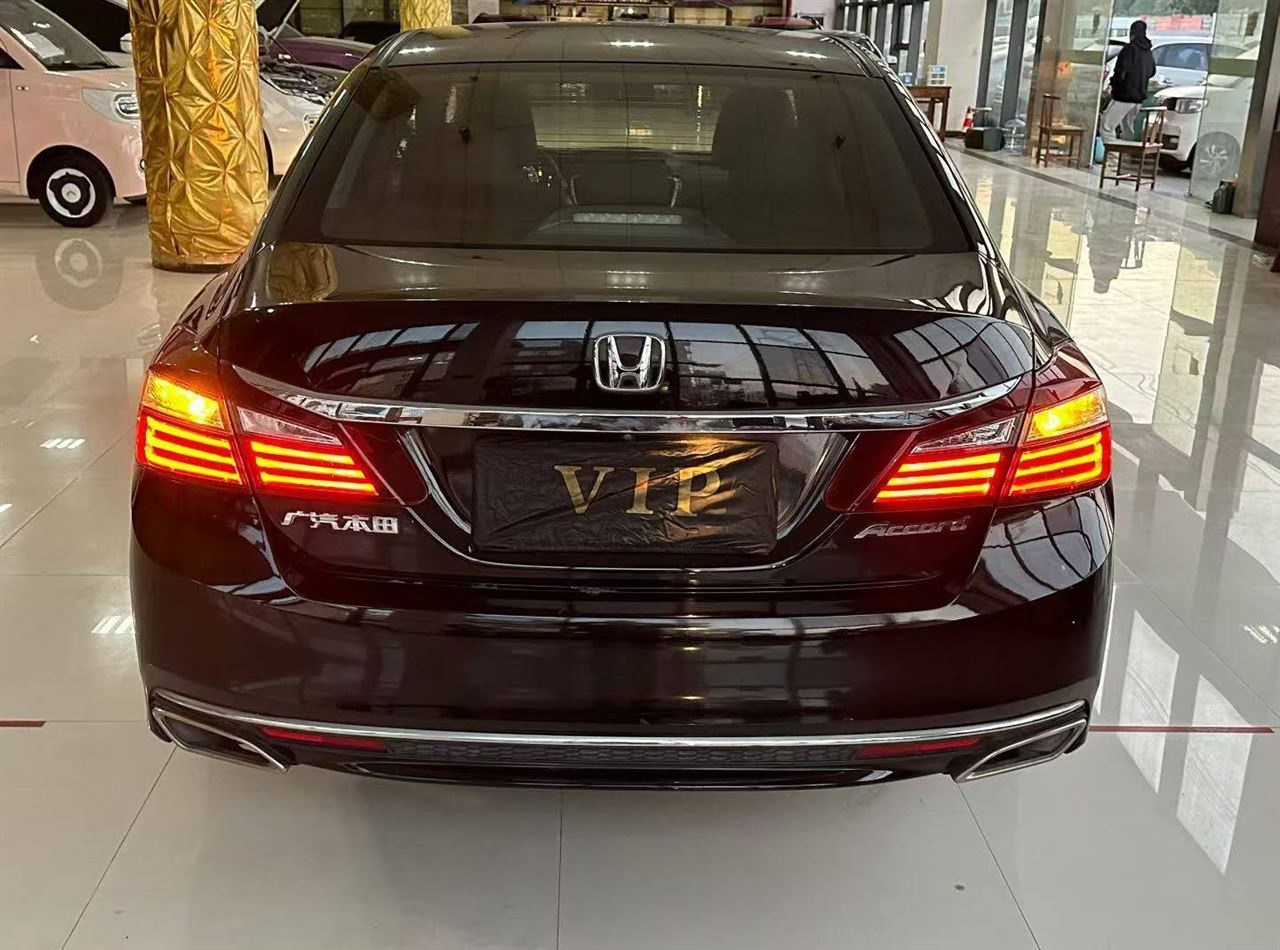 18年本田雅阁仅6.18万!2.0自吸+底盘扎实,首付1万多提B级保值王!